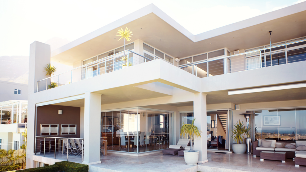 Fotografía Inmobiliaria con Drones: Técnicas, Estrategias y Beneficios en 2025