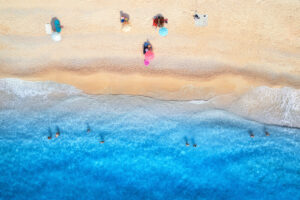 ¿Se puede volar un dron en la playa?